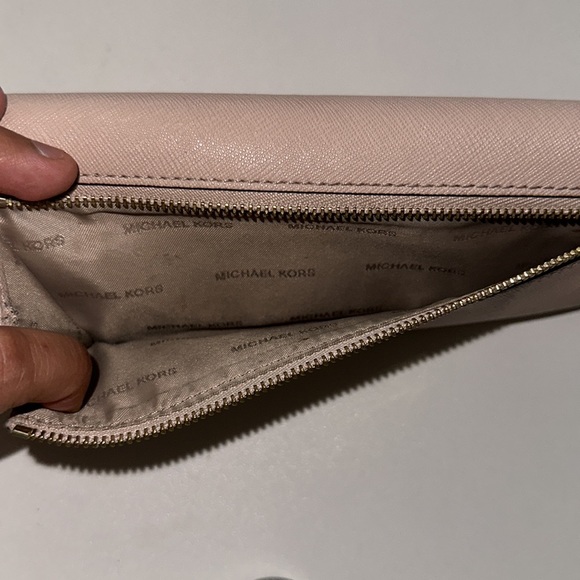 Blush micheal kors wallet - Picture 7 of 7